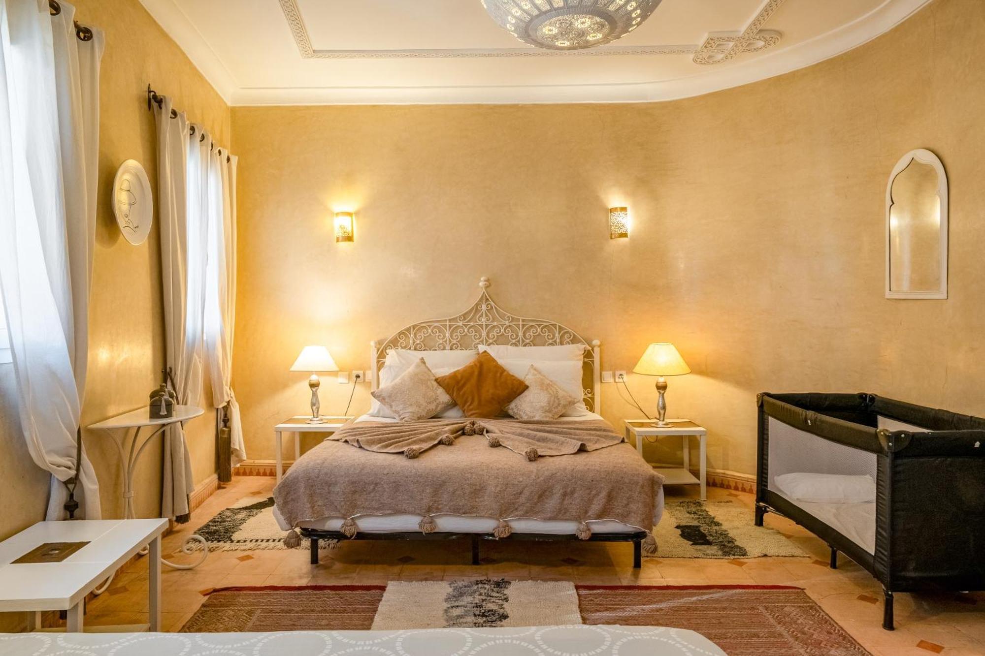 Riad Awinati Location Privatisee ,Piscine Chauffee , Beau Rooftop Marrakesh Exteriör bild