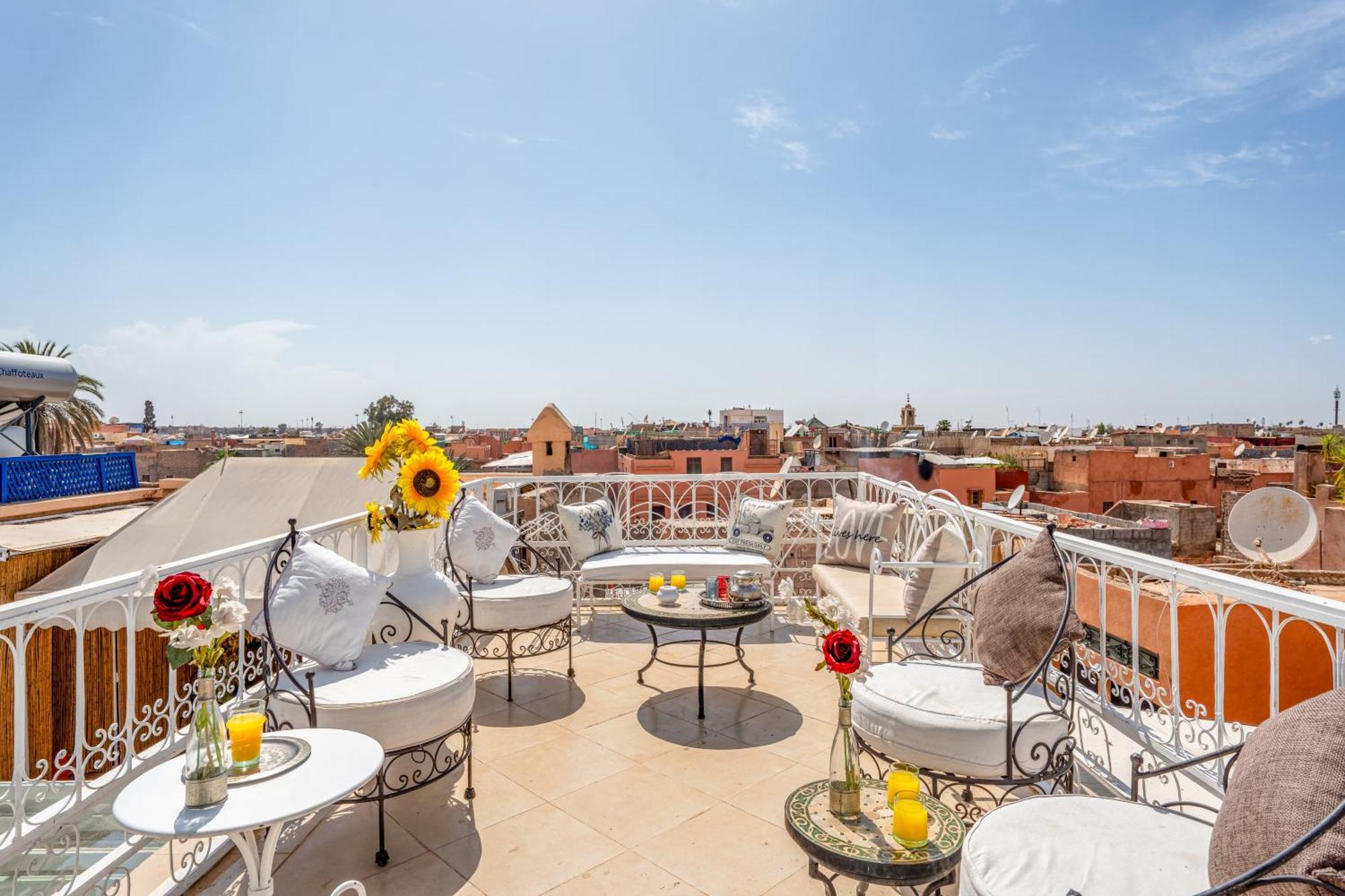 Riad Awinati Location Privatisee ,Piscine Chauffee , Beau Rooftop Marrakesh Exteriör bild
